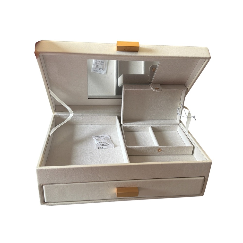 A new day‎ Cream Faux Leather Jewelry Box Mirror Travel Case Gold Accents New